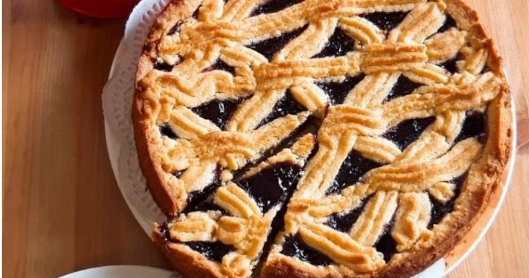 Tarta Linzer- almendra y frutos rojos